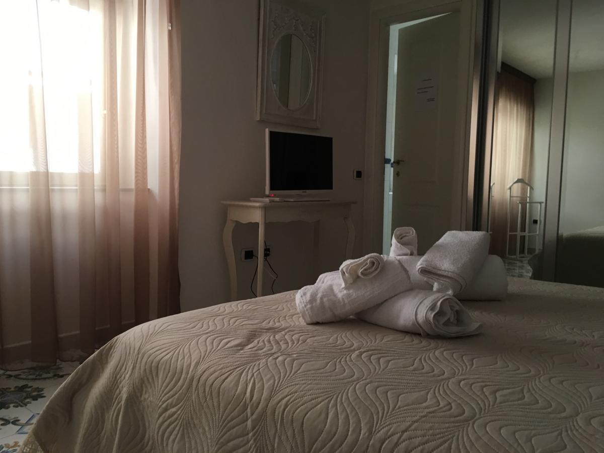La Corte Del Re Borbone Frühstückspension Caserta